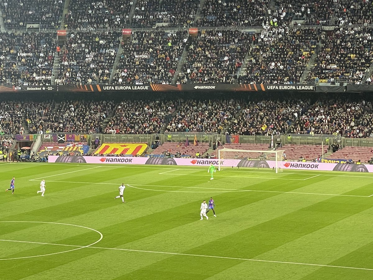 cescto's tweet photo. 👏🏼👏🏼👏🏼 @enricmasip5 @FCBarcelona_cat @FCBRAC1 Tenim el q mereixem. Es hora d començar a retirar seients a socis “pesseteros” https://t.co/KlLzLeI78L