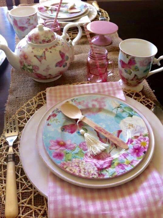 kathleenluvstea's tweet photo. Well done @Boddingtons__ Happy Easter #CreamTeaHour friends!

#teatime #eastertea #teaandfriends #gardentea #teaandart https://t.co/jEj6gupFcD