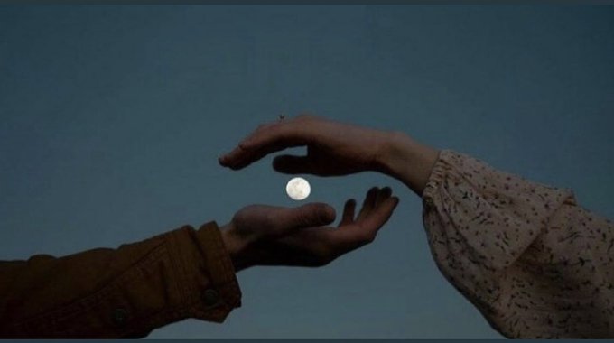 ''Sevgi, birisi gelip anlam katıncaya dek, bir sözcükten ibarettir.''

Paulo Coelho