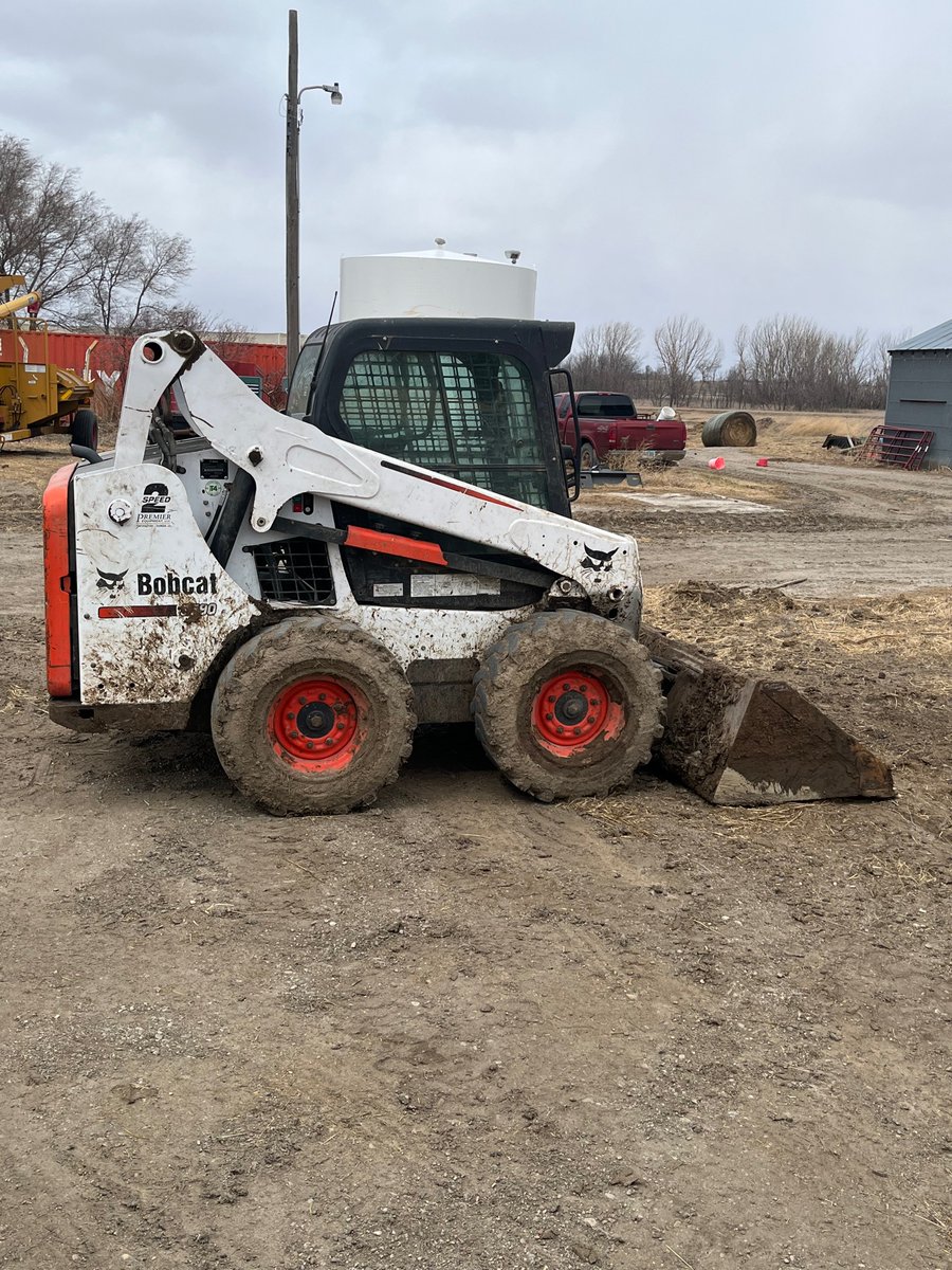 2014 bobcat S590, bought it new. 1,350hrs, air, heat, radio, 2 speed. Needs nothing but a bath $35,000