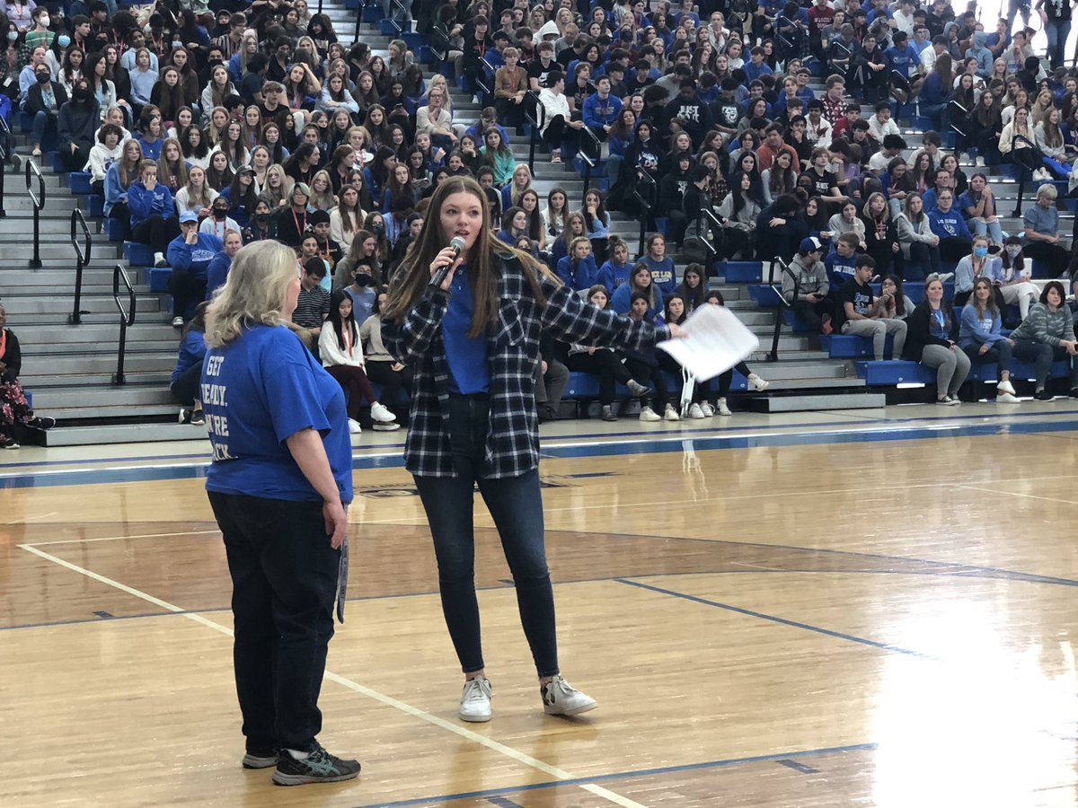 LZHSStudCo's tweet image. We did it! Through the internet crashing &amp;amp; the 🎤’s going in and out we pulled off an all school assembly and continued to spread smiles. Thanks to Ss and faculty for being a great audience. 🙏 to all those that performed today. #WeAreLZ #WeHadFun  
@ErinDeLuga @LZHSBEARS