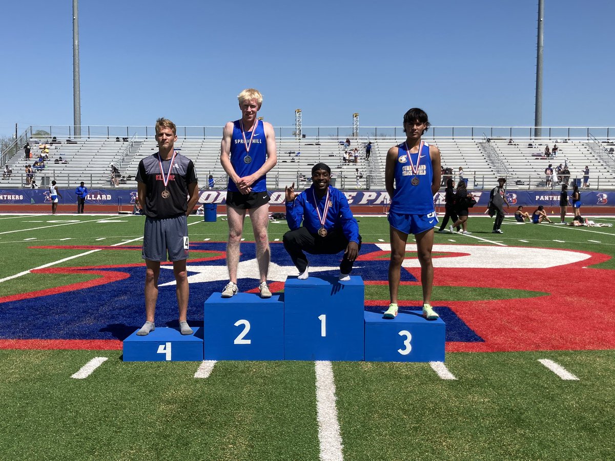 District Track:

1600M  
Emery Crayton finishes 1st 🥇; qualifies for Area!
