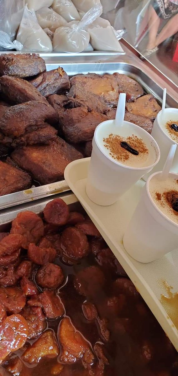 DrAmilcarAyala1's tweet photo. Cuéntenme que platillos 🍽 típicos han podido degustar en éstas vacaciones 🌴🌊🌞
Nuegaderia Divina Providencia
Emprendurismo familiar 100% #Ilobasquense los espera!
Todos los días del año siempre hay 👉🏽
#Torrejas
#Platanos
#Jocotes
#Nuegados
#Camotes
#Chilate 🍯🥟🍠🧇 https://t.co/MHVtAUAR5l