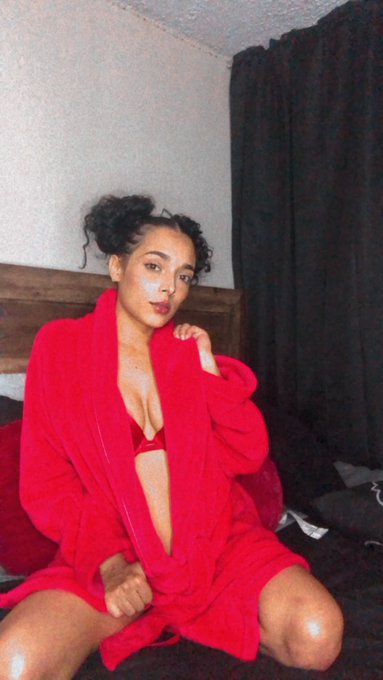 LaDiabla_27’s pics and videos