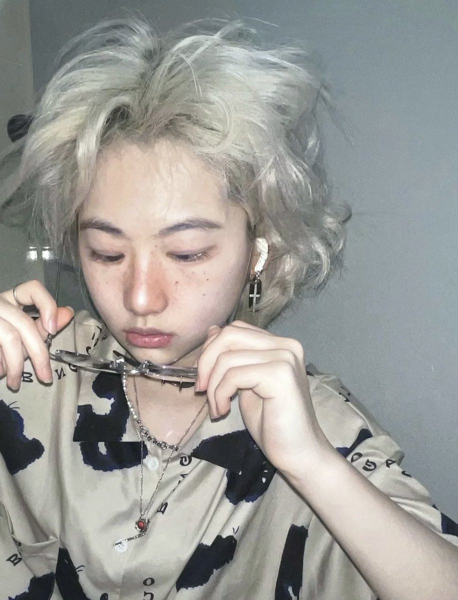 ⠀ ⠀ ⠀ ⠀  ⠀     ⠀Ivy 
⠀ ⠀ ⠀ ⠀ ⠀ ⠀  18ooc 
⠀ ⠀ ⠀  Journalist/Model au
⠀ ⠀ ⠀↻ &amp; ♡ to be mutuals ༉