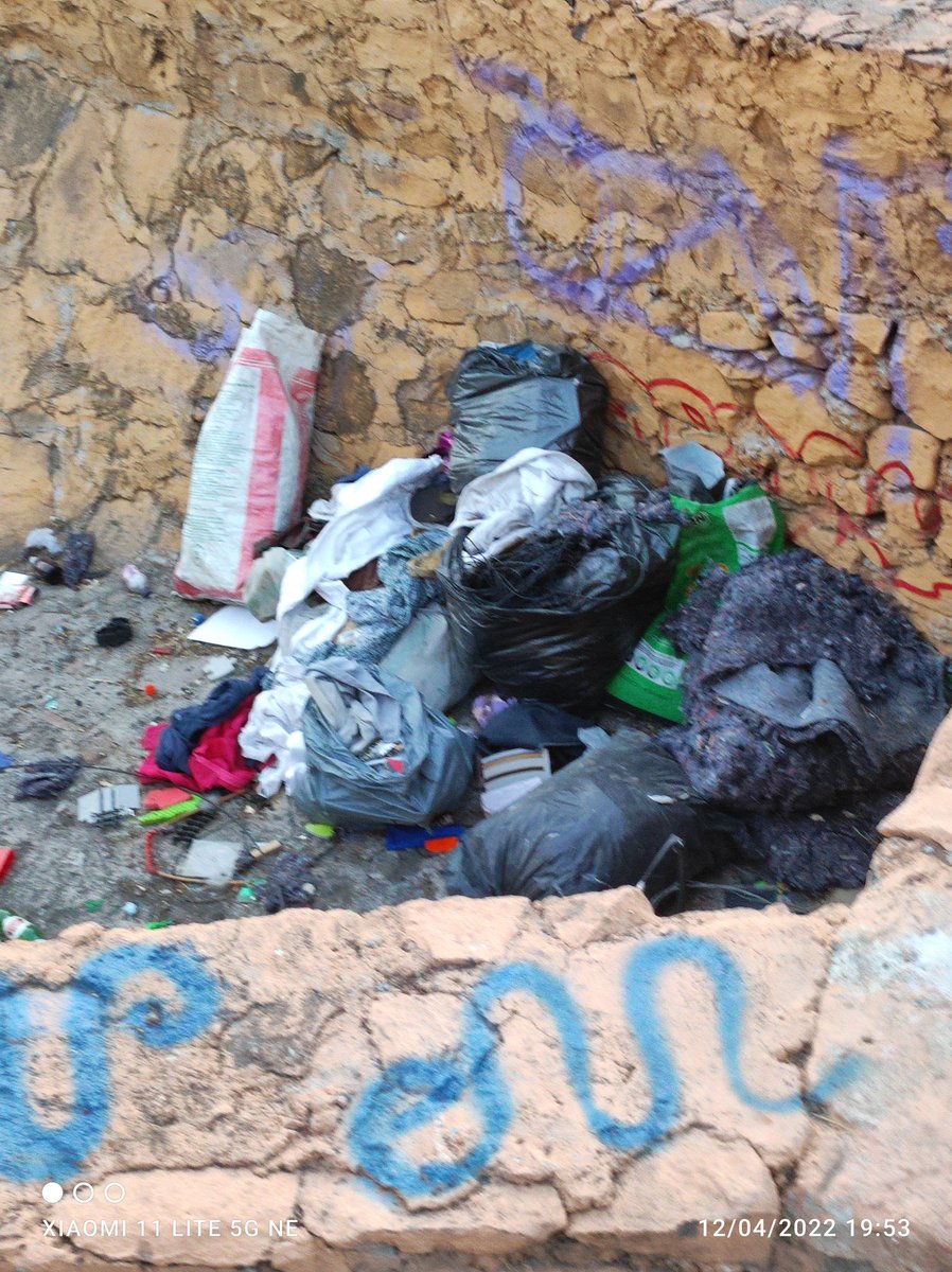 LefAnalaura's tweet photo. Más basura https://t.co/745KOhjM6B