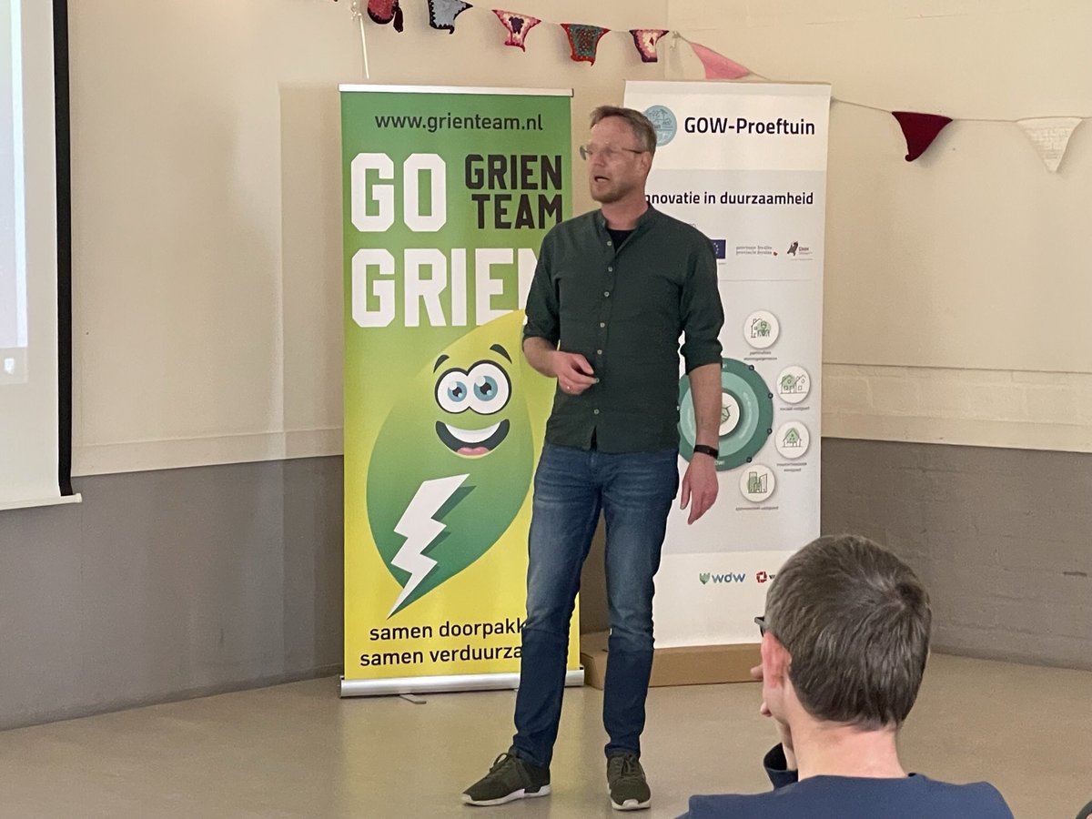 BuitengewoonD's tweet photo. Vandaag deel op pad met de ‘GOW Community’ van @VanWijnenGroep welke ondersteund wordt door @CirculairFRL in de wijk De Greiden. Daarna waren er in @Wijkcentr_DeAs enkele presentaties. @G https://t.co/aWQL3MEVGk