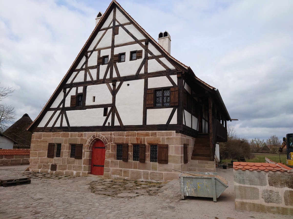 Der Spezifisch tweet media