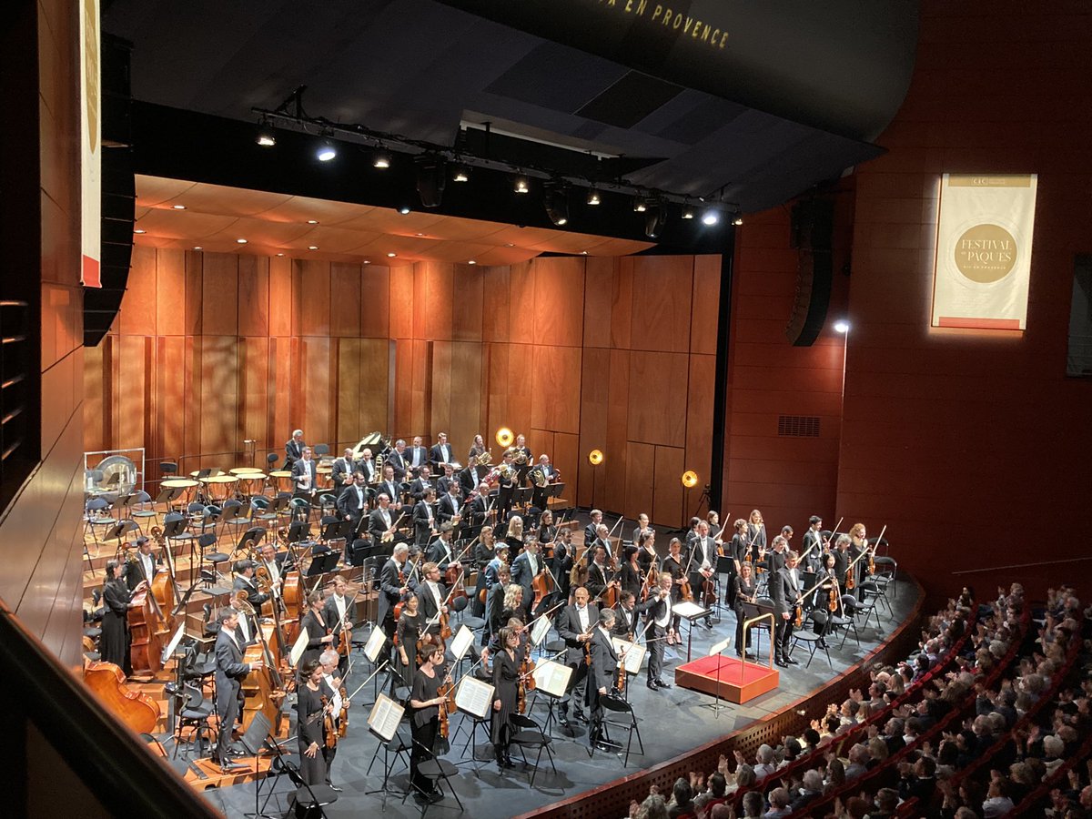 VL_reporter's tweet photo. Magistral #sacreduprintemps @FestivalPaques @Les_Theatres avec @OSRorchestre #jonathannott https://t.co/C9KCnekX1d