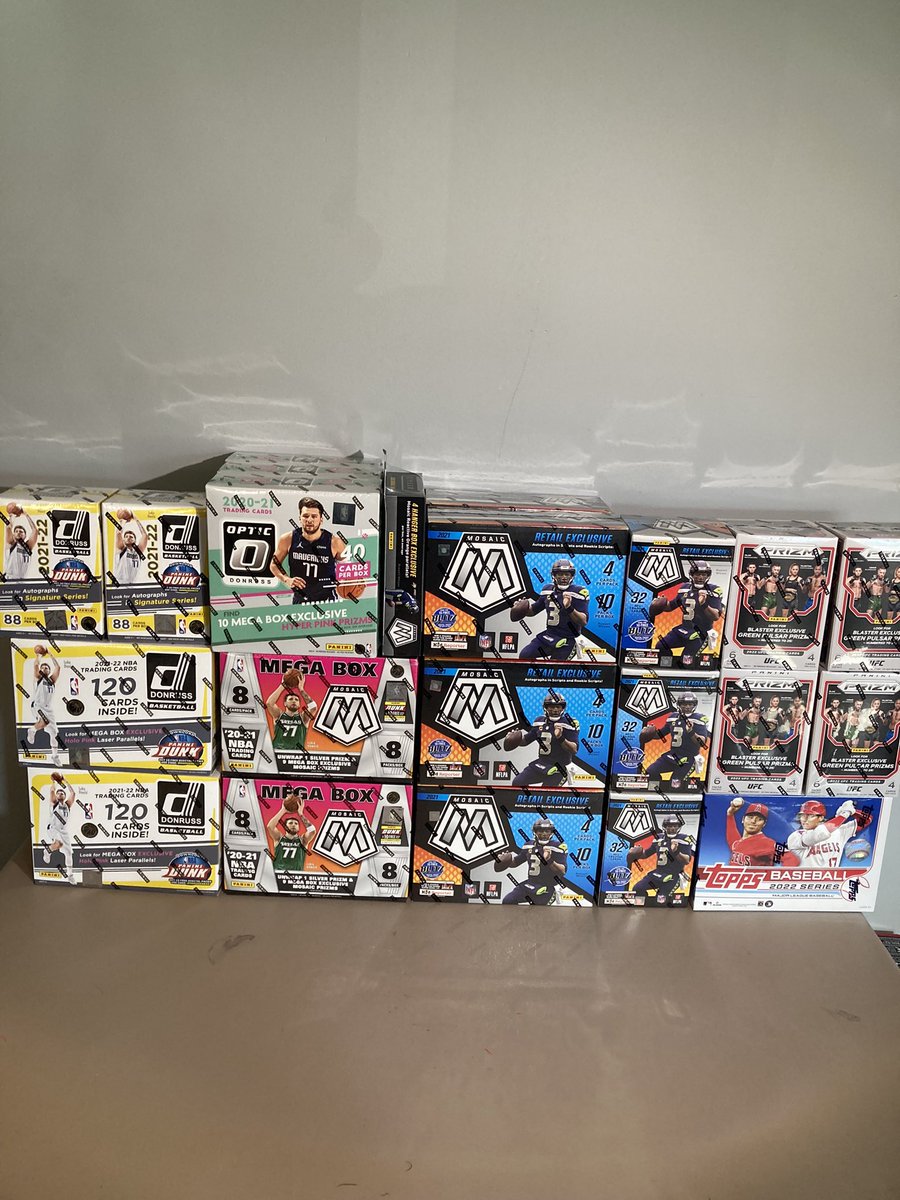 TCN215's tweet image. Live on Instagram at 12:15 EST tonight‼️

Comment or DM if interested in ripping anything or to see prices 

@reycollazo82 @Hobby_Connect @HobbyConnector @sports_sell @24_7SportsCards @TheHobby247