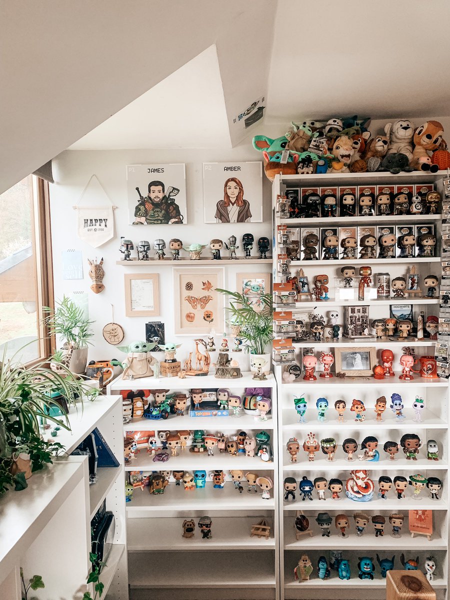 virtual_ambvxr's tweet photo. if you don’t know me from insta, hai my names amber and I’m obsessed with funkos &amp; anything star wars, disney, marvel, plants, artwork, giraffes, crystals, cows … the list goes on 🥰xo https://t.co/lJuzA51fFu