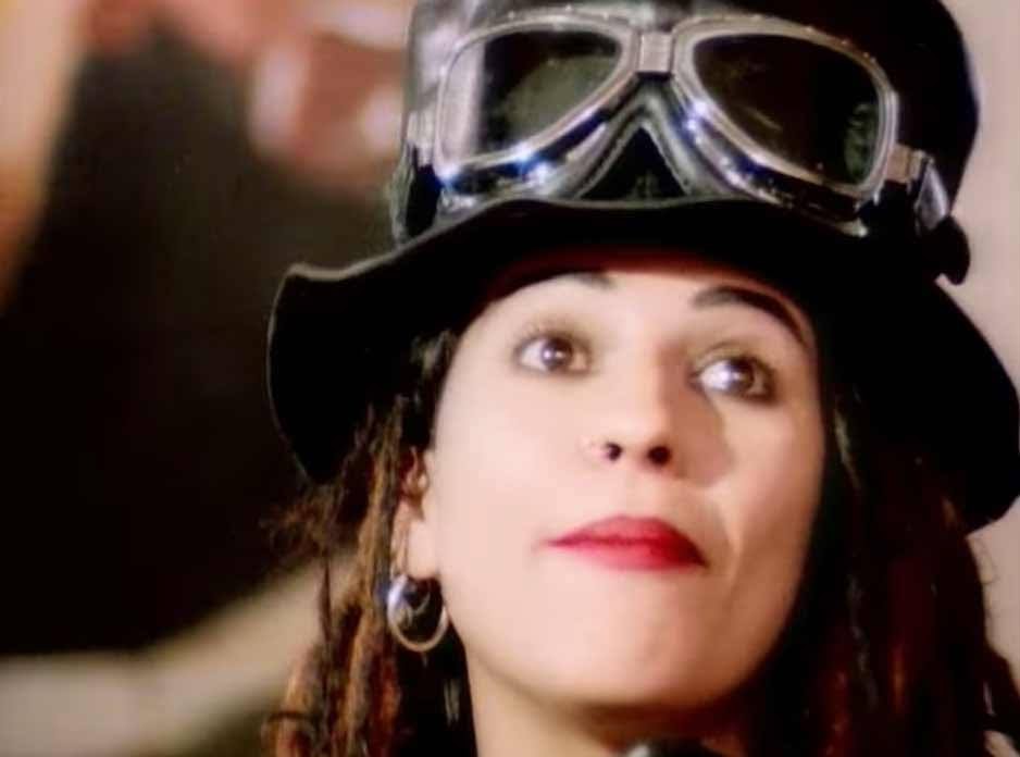 Happy Birthday, Linda Perry (1965.4.15- )         