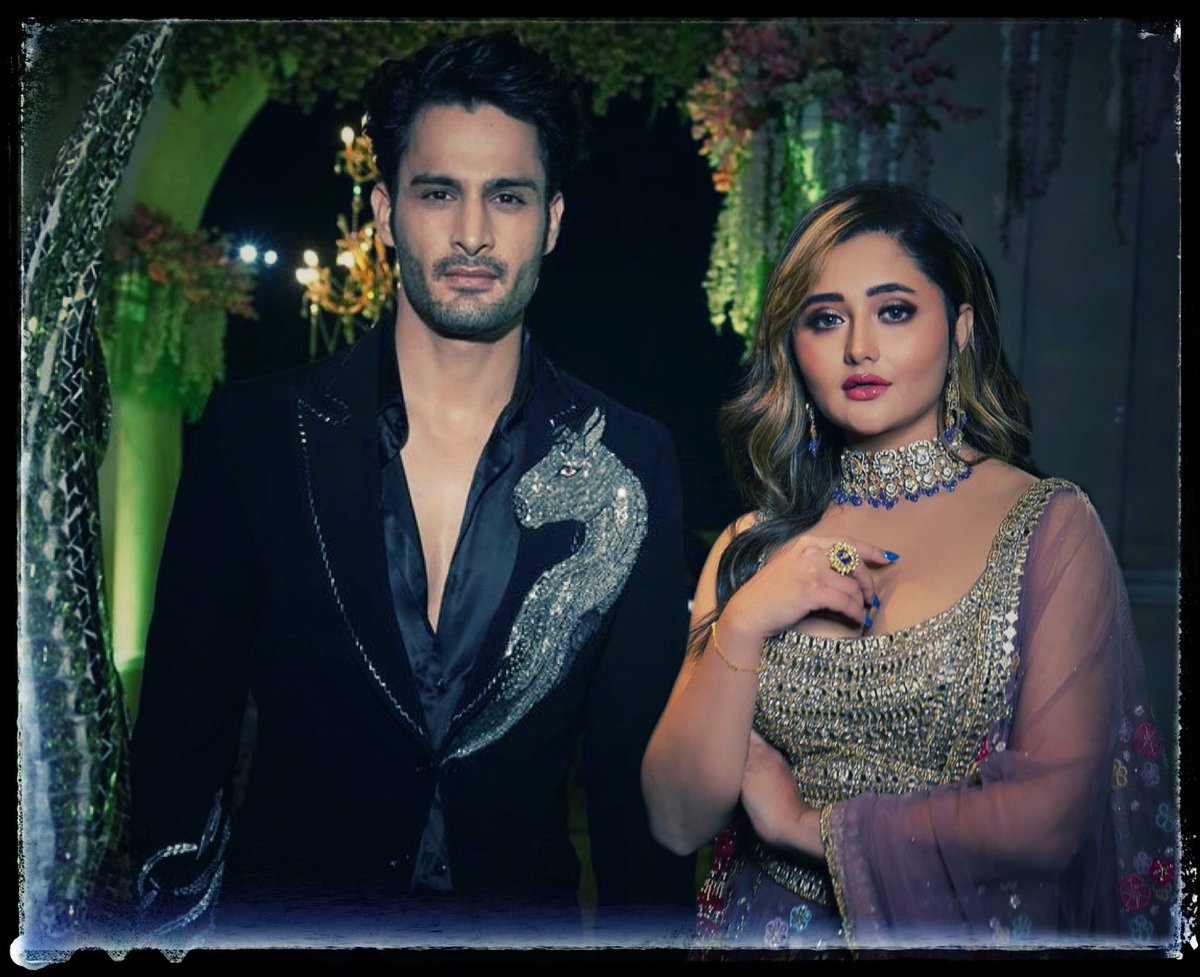 umrash_b's tweet photo. Don't be afraid to start over. It's a brand new opportunity to rebuild what you truly want. 
DIL SE UMRASH

#UmRashFam  #UmRash https://t.co/p2q7sdSyaz
