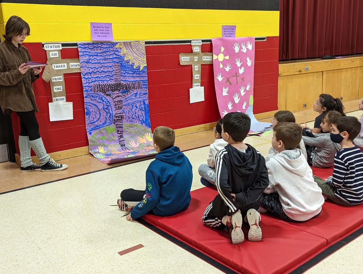 MrBellSJP2's tweet photo. Taking our Lenten journey together. Great job volunteers and all the classes who put this together. https://t.co/psDicFv7q2