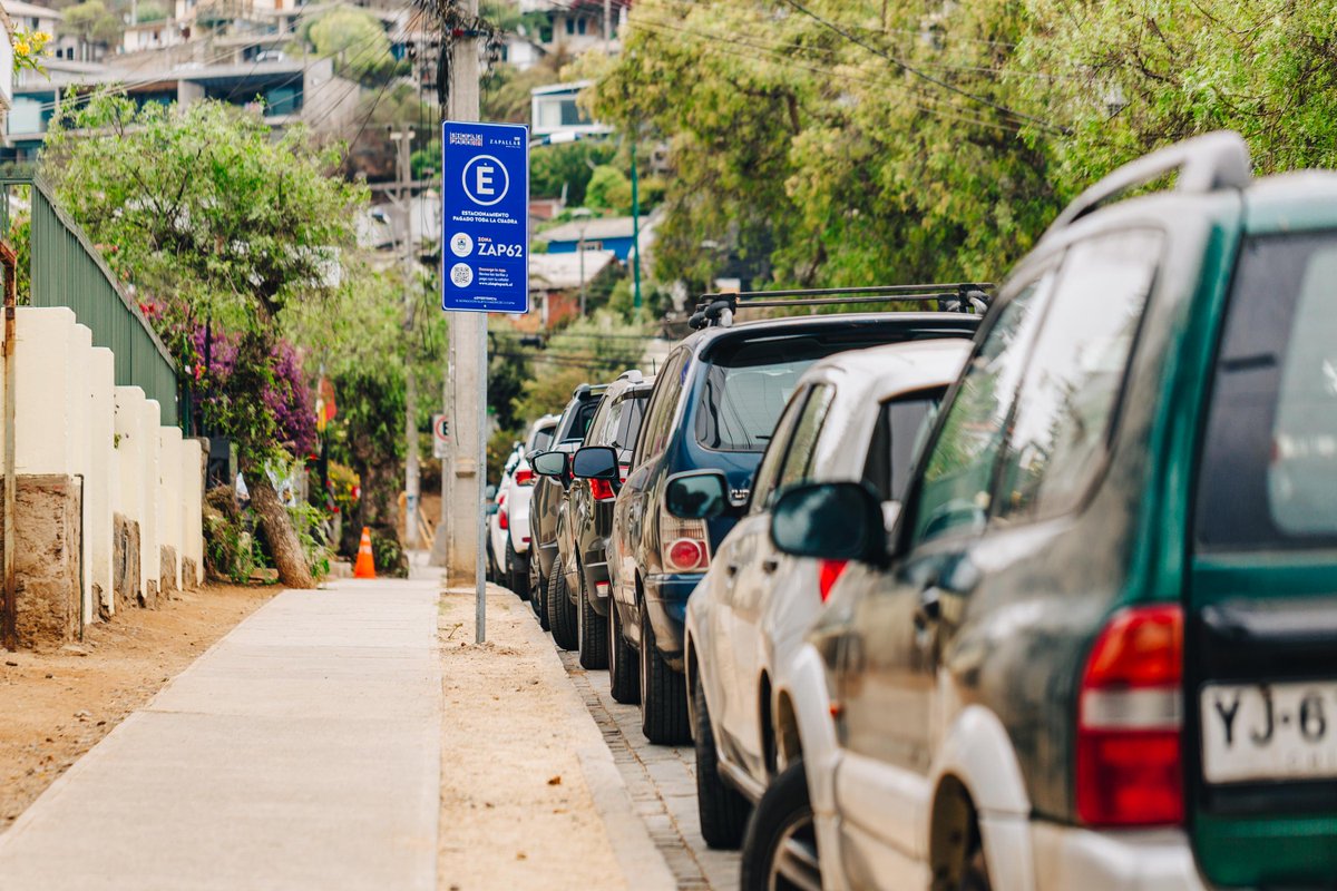 MuniZapallar's tweet image. ¡Buena noticia para nuestros vecinos! Por Semana Santa pagarás menos en los estacionamientos de Zapallar, Cachagua y Laguna, ya que el horario con tarifa alta disminuye en 1 hora 🚗. 
Recuerda que todo el año puedes pagar con la App de SimplePark.

#Chile #Zapallar #Cachagua