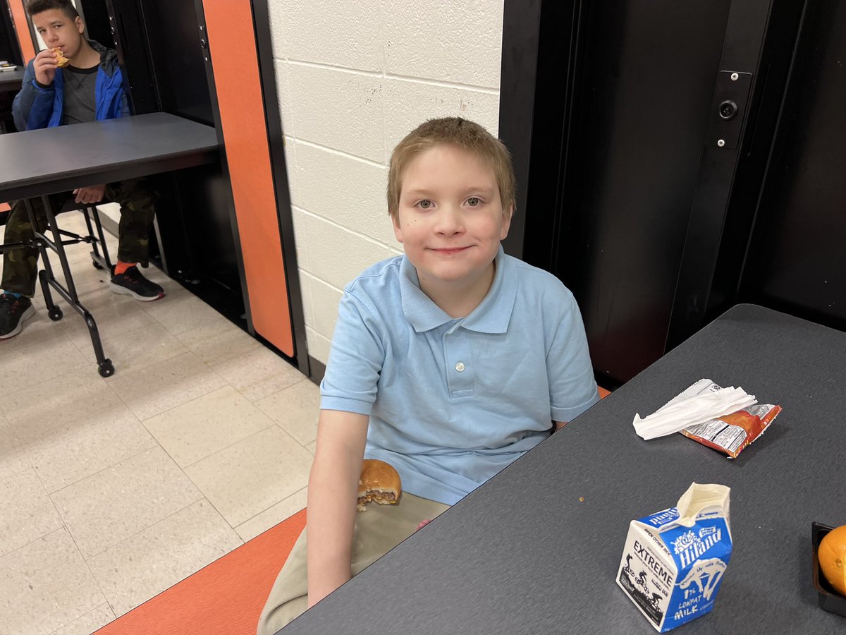 mrskaylaprice's tweet photo. Surprised some excellent students at lunch with a cheeseburger drawing for good behavior @bryant_259! 20 lucky winners!  @McDonalds you are always a win!  #wpsproud @WichitaUSD259 https://t.co/0lD8sFSmHO