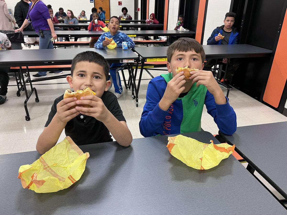 mrskaylaprice's tweet photo. Surprised some excellent students at lunch with a cheeseburger drawing for good behavior @bryant_259! 20 lucky winners!  @McDonalds you are always a win!  #wpsproud @WichitaUSD259 https://t.co/0lD8sFSmHO