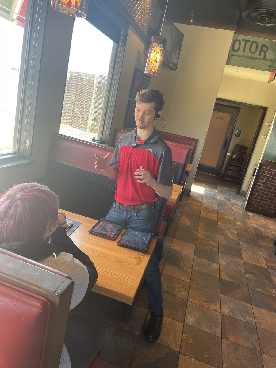amanda3mckinney's tweet photo. Welcome to Chiliโs Jace!! @CollignonScott excellent job creating a sense of belonging before VFDO! #ChilisLove @Cgravens1 @train3rgirl @taryn_mahaffey @JessicaLGreen12 @hren1967renfro @timmy_gallop98 @twchilihead https://t.co/thZWEDx9DX