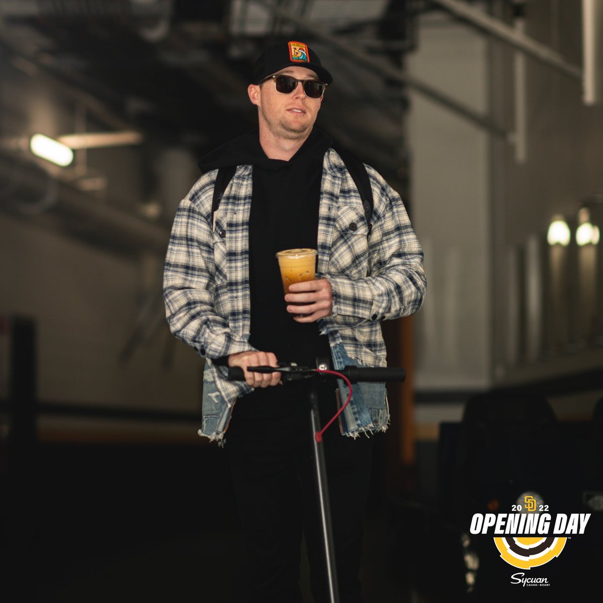Padres's tweet photo. Scootin’ on in 🛴

#SDOpeningDay https://t.co/7lR2E2XHsi