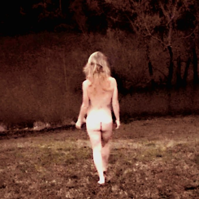 Naked in Nature ♡  Who likes public play? ;) Videos available upon request Cashapp &amp; Venmo !  #public<a href="/tag/video"class="tags"><span>#video</span></a><a href="/tag/nude"class="tags"><span>#nude</span></a><a href="/tag/spicy"class="tags"><span>#spicy</span></a><a href="/tag/public"class="tags"><span>#public</span></a><a href="/tag/customs"class="tags"><span>#customs</span></a><a href="/tag/oneonone"class="tags"><span>#oneonone</span></a>