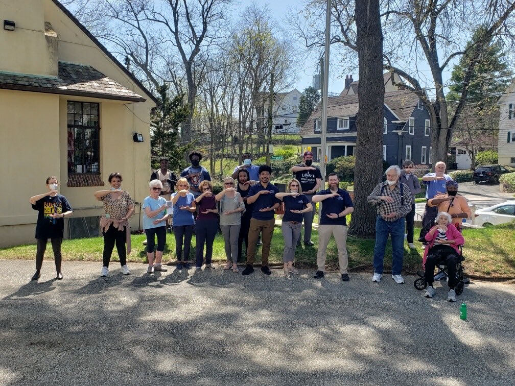 Tai Chi with our seniors, the Yonkers NNORC, Mercy College PT Graduate Program and the Yonkers Public Library Crestwood Branch ⁦@mercycollege⁩ ⁦@yonkerslibrary⁩ ⁦@WJCSWestchester⁩ ⁦@CityofYonkers⁩