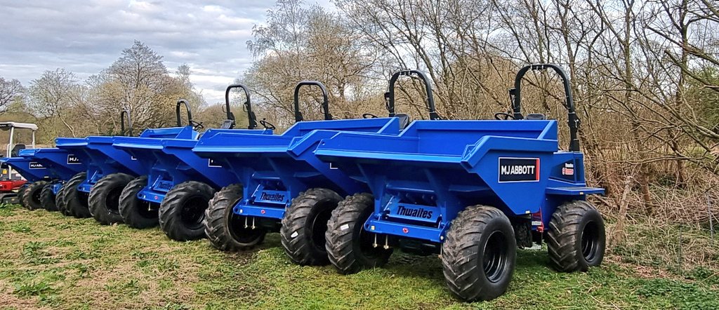 AdrianJAbbott's tweet photo. Six new @ThwaitesDumpers in @MJAbbottLtd colours from long term supplier #harperplant. Our relationship with the Thwaites Brand now extends to more than 30 years - we have never owned a different dumper brand! #builttobethebest https://t.co/YHkiloUwTL