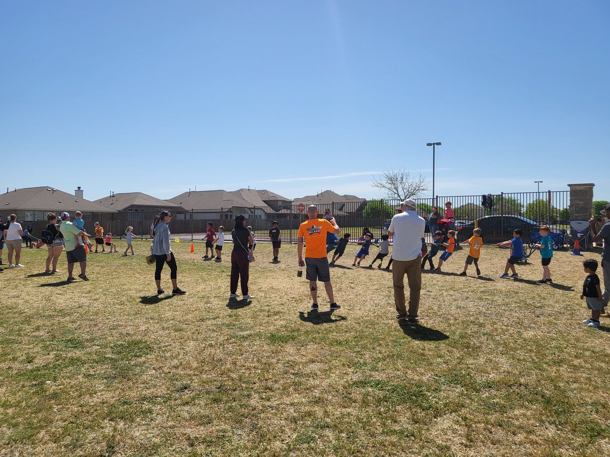 EriCruzLISD's tweet photo. @JimPlain had an amazing Field Day full of sunshine and joy! Thank you to our coaches for a wonderful event. #PlainPride https://t.co/CmMHdqgW2X