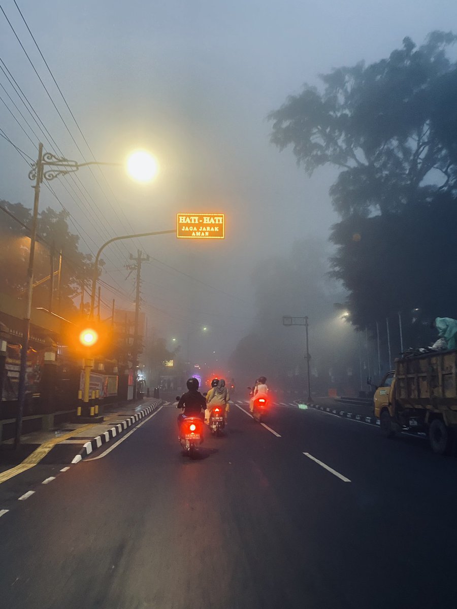 rdty1OFFICIAL's tweet photo. Foto malam terbaik yang tidak terbaik terbaik amat, lokasi di Vladivostok https://t.co/eQuBYdkndl