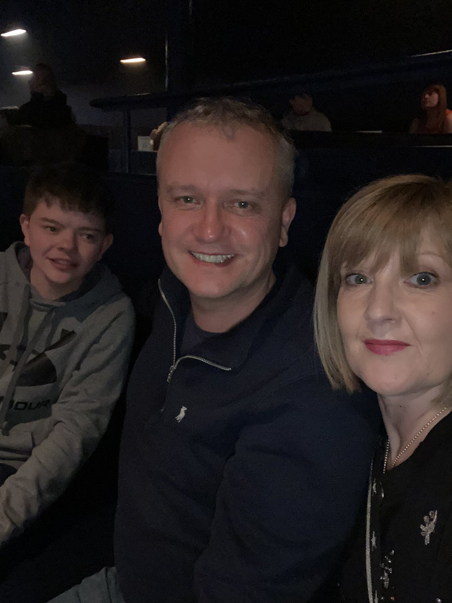 Hendoelg's tweet photo. 27 years since our first illusion show at the horseshoe @Pleasure_Beach and dumbfounded @evomagic1 every time. Fantastic show. Thanks for the memories. @MandsThompson https://t.co/KhU8HyUoS3