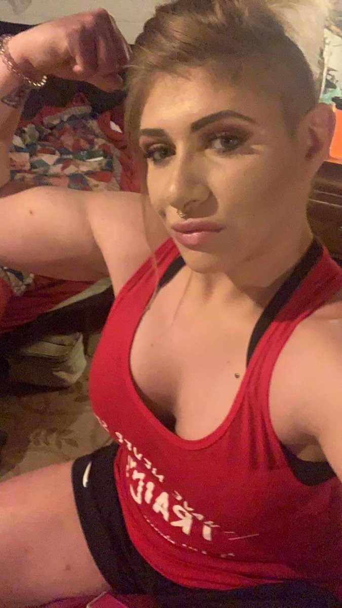 bitisbabe92's tweet photo. Two years ago... I'm so off track right now,  never let a man get in your head. https://t.co/uvP43P8Tdl