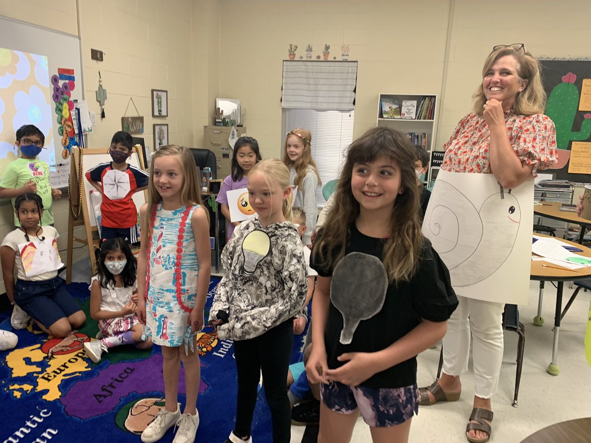 Shakerag_AP's tweet photo. These 2nd graders found a creative way to practice synonyms! Can you figure out the matches?!?! Can’t wait to see the antonyms next week! @teach_wells @TheBarnwellBeat https://t.co/vPfkp4h6of