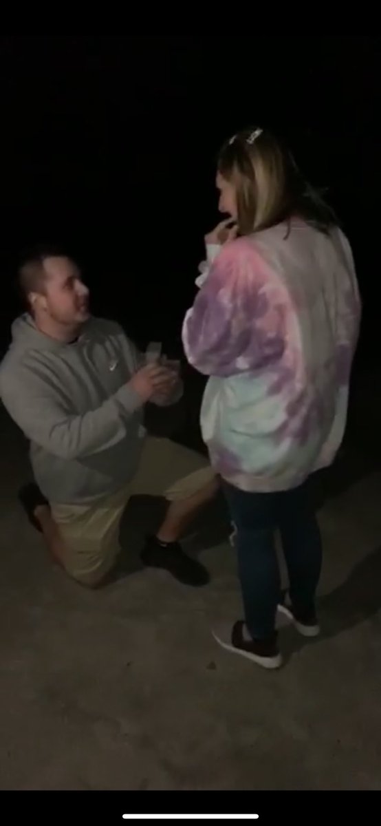 arianasaIvator's tweet photo. SWT Jacksonville - Dec. 1, 2019
i also got engaged following the concert to the loml🤍 https://t.co/0dVRSh40ML