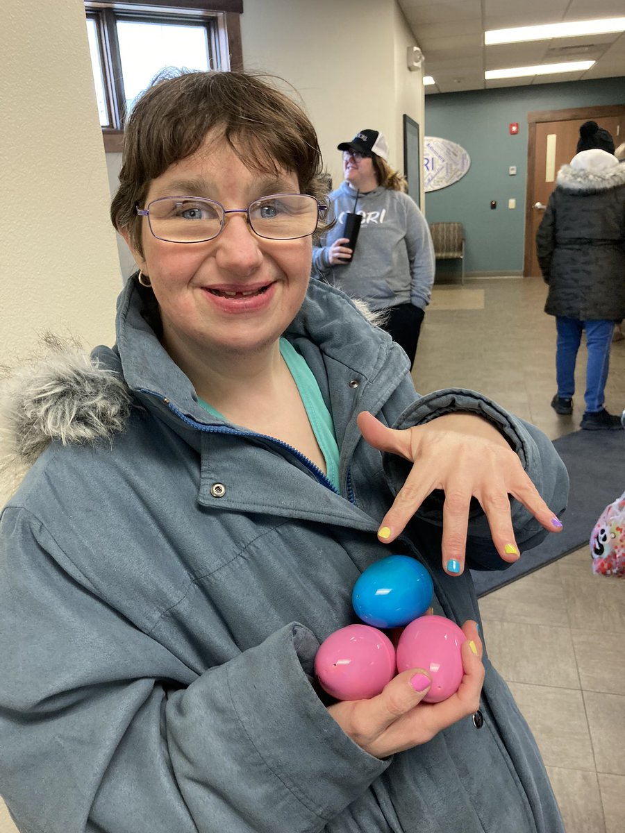 JodyHudson70's tweet photo. Spring is in the air @CCRIMoorhead! Lots of candy and smiles! #CCRIDayMaker https://t.co/jnC8GeZEOU