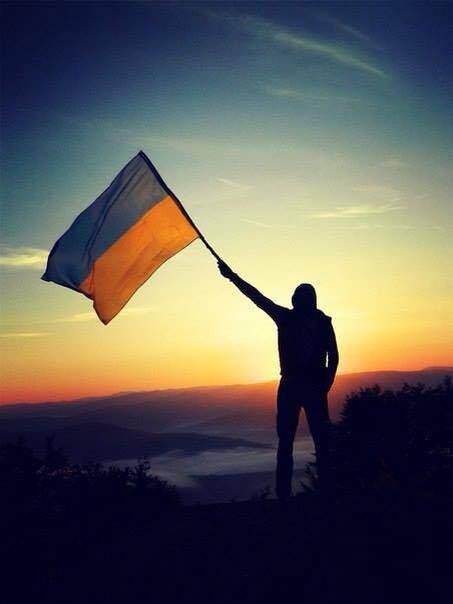 "Побачив політиків, які поводилися так, ніби в них немає жодної влади. І побачив не політиків, які зробили за ці 50 днів більше, ніж деякі державні діячі, які претендували на лідерство", – президент України