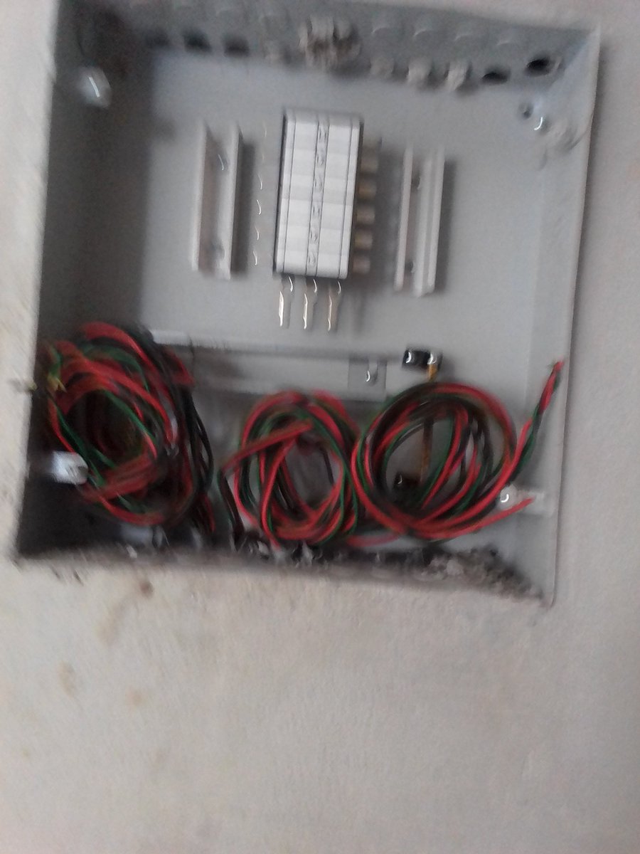Captain_Anambra's tweet photo. PHALGA & Obio Akpor enforce sanitation every Thursday, all small-scale businesses are forced closed between 7am-10am.
But Banks, malls, Fuel stations, IOCs are allowed open.
My urgent 2k..
#phtwittercommunity
#PHtribe
#electricals
#newBank loading at Olu Obasanjo, PHC. https://t.co/scxAVrG7XB