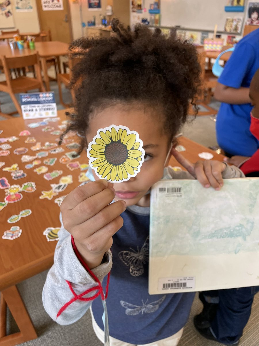 NESlibrary's tweet photo. #CHCCSLibraries #GetStuckOnLibraries @NorthsideES https://t.co/pxFM5TJL8m