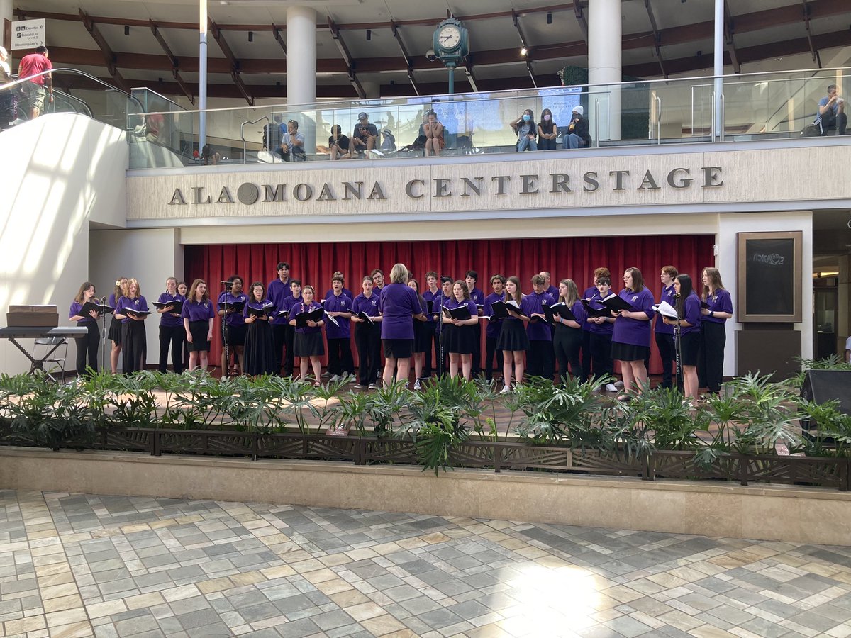 gts_ken's tweet photo. North Kitsap High School Choir traveling with @WorldStrides Hawaii Performance Tour 2022 https://t.co/9WhfwhiuIf
