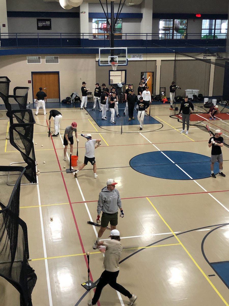 TheCenterDL's tweet photo. Tough weather outside? No problem! DLHS baseball comes over and gets an indoor workout in with our neighbors from Perham! #detroitlakes #perham @baseball_dl @DetLakesHigh https://t.co/SaKYBqw87m