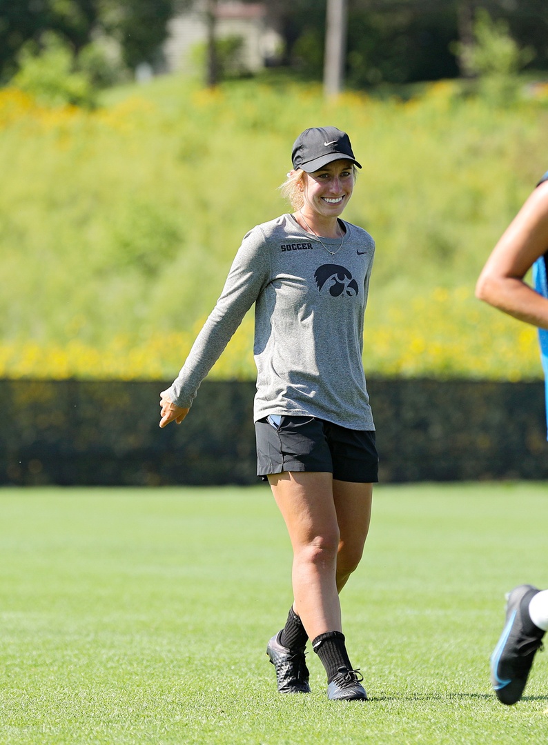 HawkeyeSoccer's tweet photo. 🥳 🥳 🥳 

Happy Birthday to @katelynlongino 🎂

#Hawkeyes https://t.co/7D8u6rgYQX