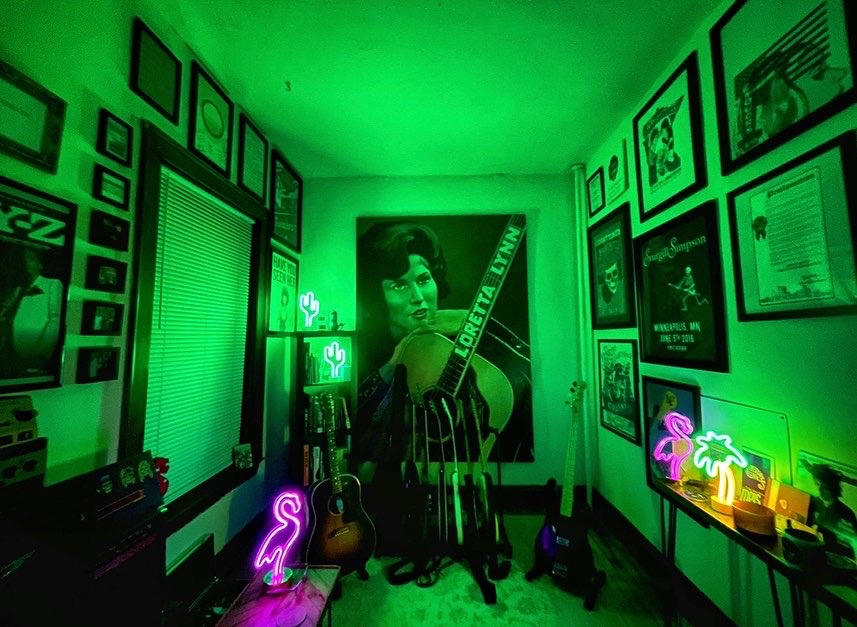 Happy birthday to the brilliant Loretta Lynn, the anchor of my apartment. 