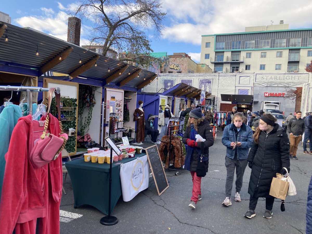 CDDat344's tweet photo. CDBG funds support programs for budding entrepreneurs like the 10-Week Business Planning program which helps cohorts develop full business plans. Photos of: 2019 grads and #Popportunity where some grads flexed their newly-minted skills! #CambMA #CDWeek2022 https://t.co/vDzBdEwpFM