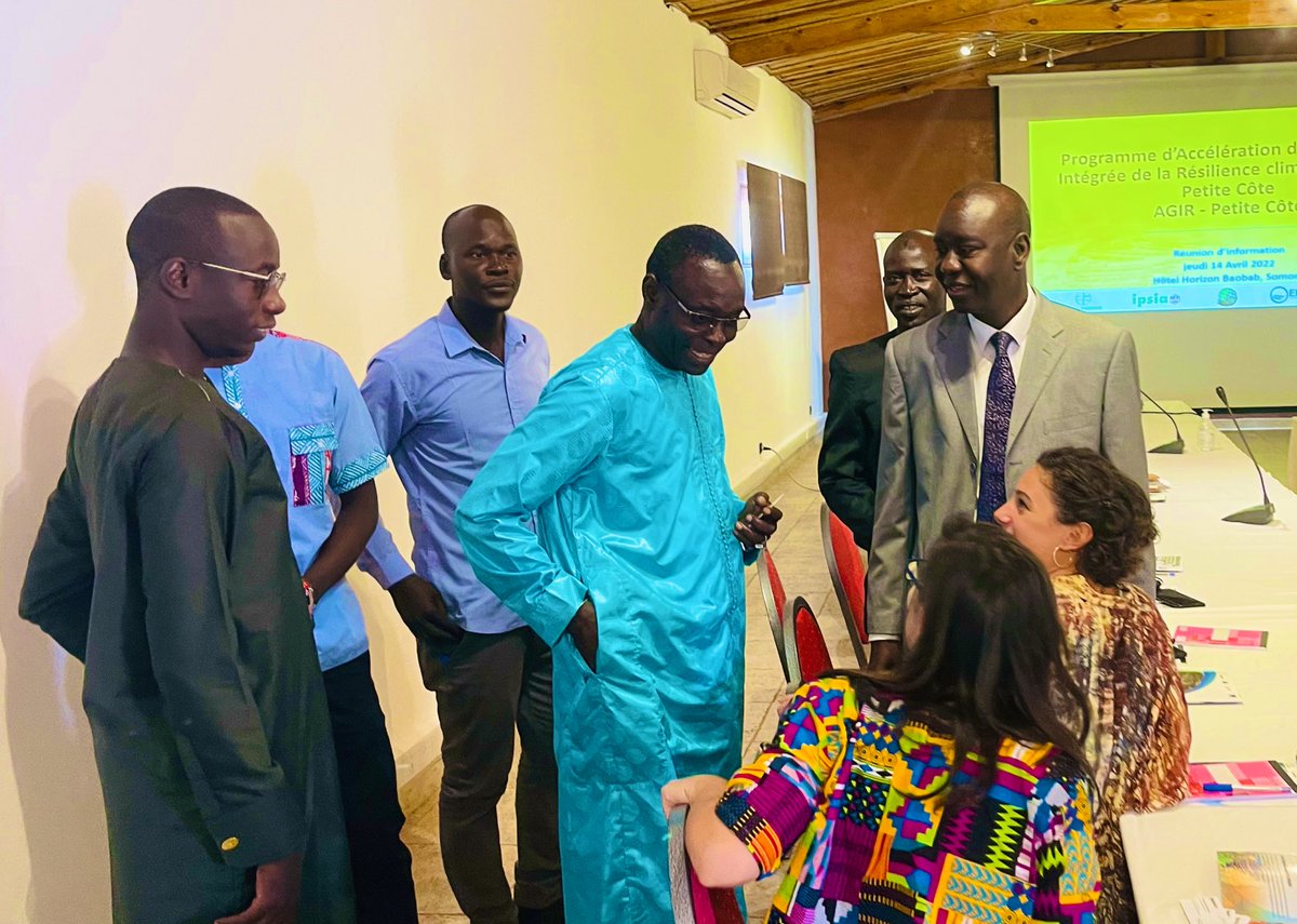 Jve_Senegal's tweet photo. Rencontre avec 11 maires aujdhui à #Somone ds le cadre du projet #AGIRPetiteCote - Programme d’Accélération de la Gestion Intégrée de la Résilience climatique de la Petite Côte @endaenergylinks - #JVEsn et #IPSIA, financé par @UEauSenegal.
11 communes, Une Entente, un Projet. https://t.co/WkiyymQkaT