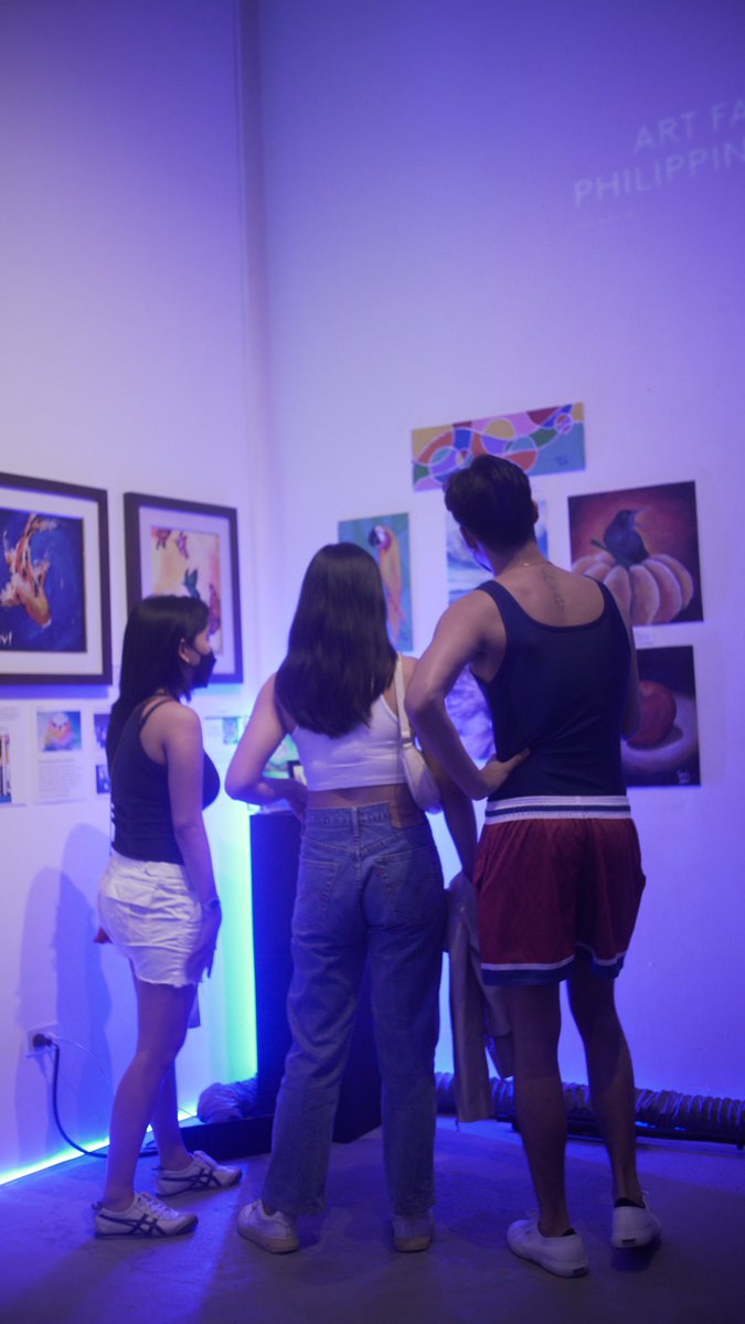 AFPHxNFT's tweet photo. S P E C T A T E ✨
@SeviLovesArt 
https://t.co/0g9agMp1KT
https://t.co/HGSJ9mDrDe
#afphxnft2022 #artfairphxnft
📸 @Hyperaktib1 https://t.co/S1B8EwBSXl