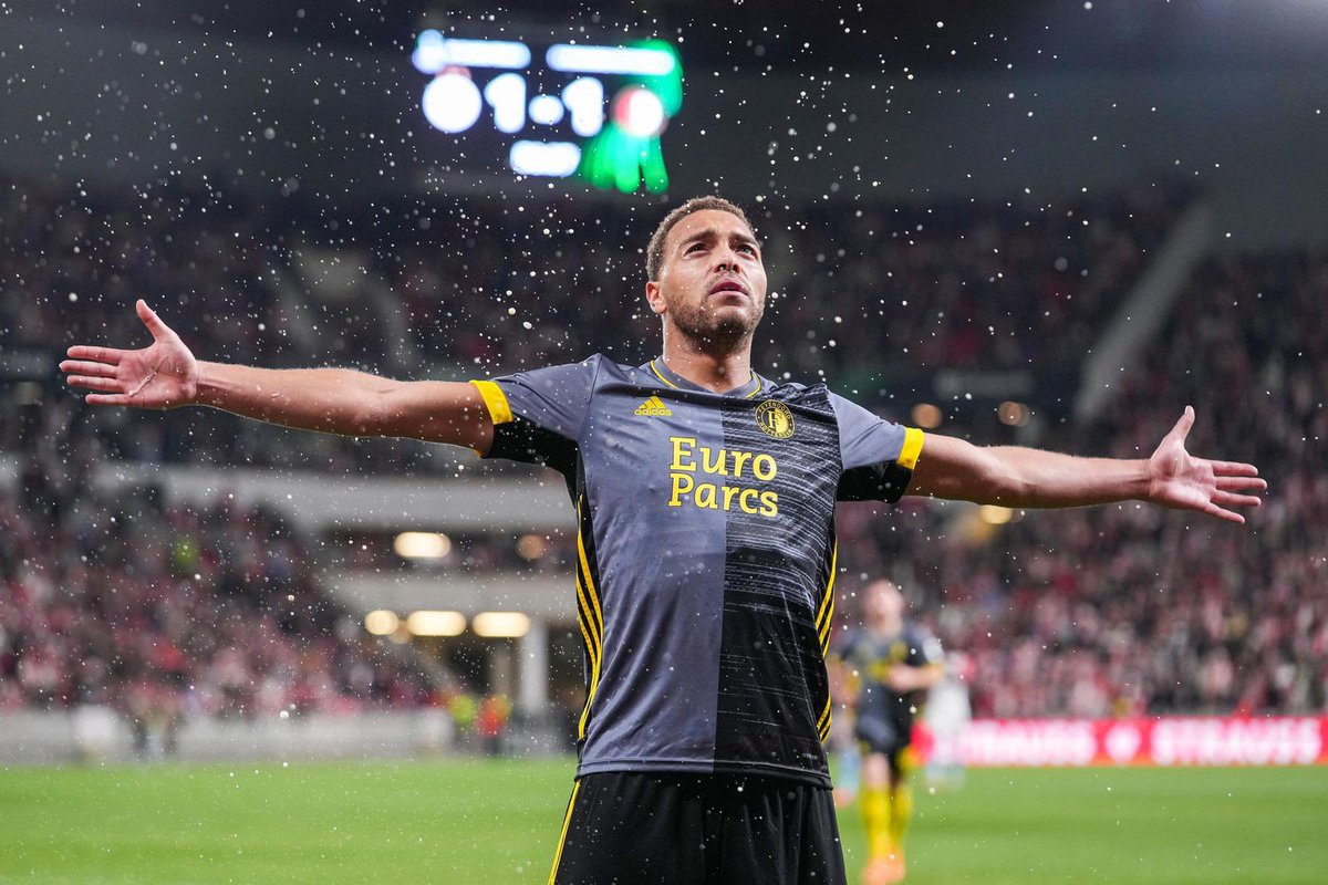 CyrielDessers's tweet photo. Witte donderdag, Laatste Avondmaal, maar niet voor ons🤫
Semi-finals v Marseille🔥 https://t.co/0TjMcU0J1c