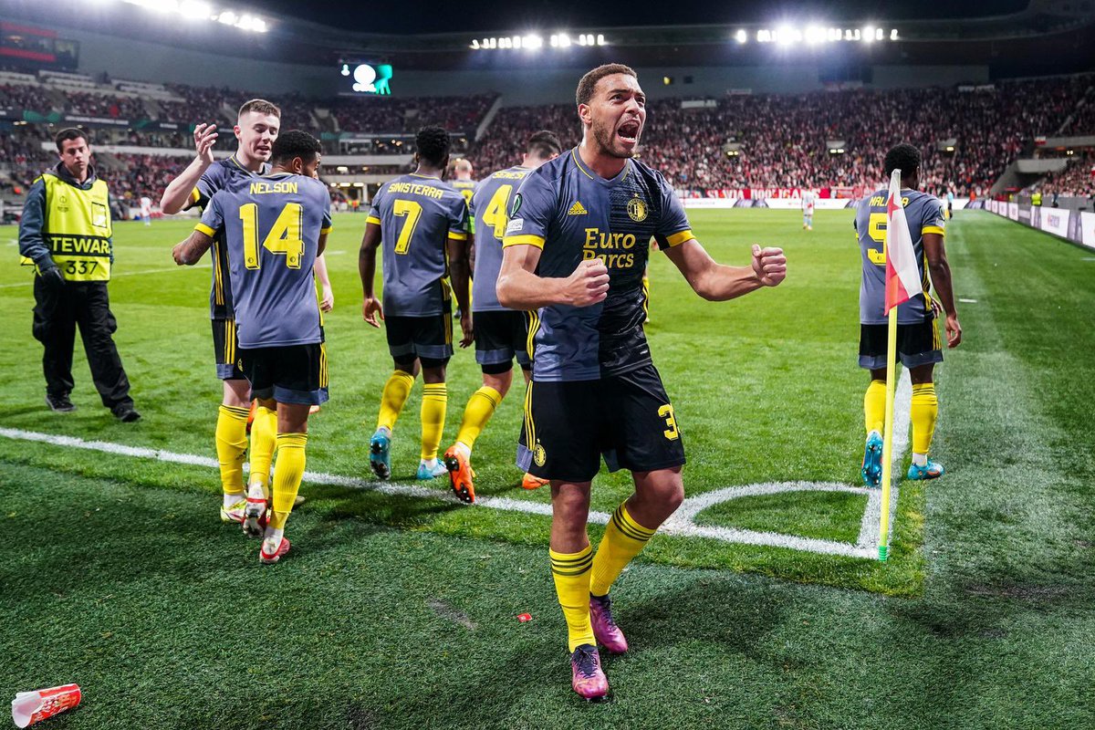 CyrielDessers's tweet photo. Witte donderdag, Laatste Avondmaal, maar niet voor ons🤫
Semi-finals v Marseille🔥 https://t.co/0TjMcU0J1c