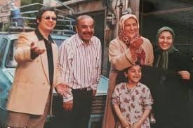 aliakbar_shahba's tweet photo. اونچه باعث شده کارهای عطاران ماندگاری بیشتری در مرور زمان به نسبت مدیری داشته باشه،اینه که مدیری در اون رئالیسم سیاهی که بهش معتقده، غالبا تیپ ساخته ونه شخصیت،نقد اجتماعی داره اما «زندگی» نداره، قصه گو هم نیست، اماعطاران کاراکتر ساخته ،زندگی و قصه تو کارهاش خیلی پررنگ تره. https://t.co/yxLQZYBuR1