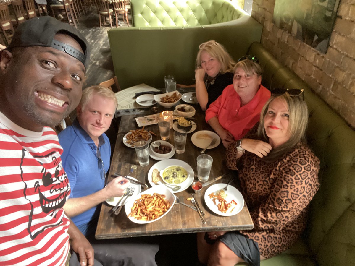 spiper0617's tweet image. Offsite leadership team building - take care of your leaders and they will take care of your employees and operation💙✈️ #keepingAUSawesome #buildtheteam #appreciation