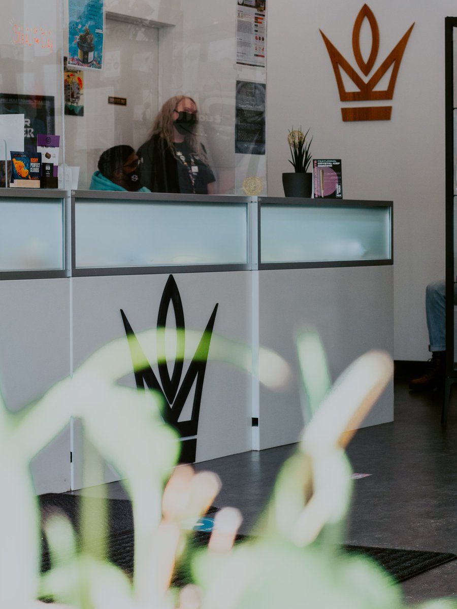 Who else is kicking off the long weekend on a high-note? ✋ #yeg 

Weekend hours: 
Friday 11am-5pm
Saturday 11am-7pm 
Sunday 11am-5pm
Sunday 10am-8pm