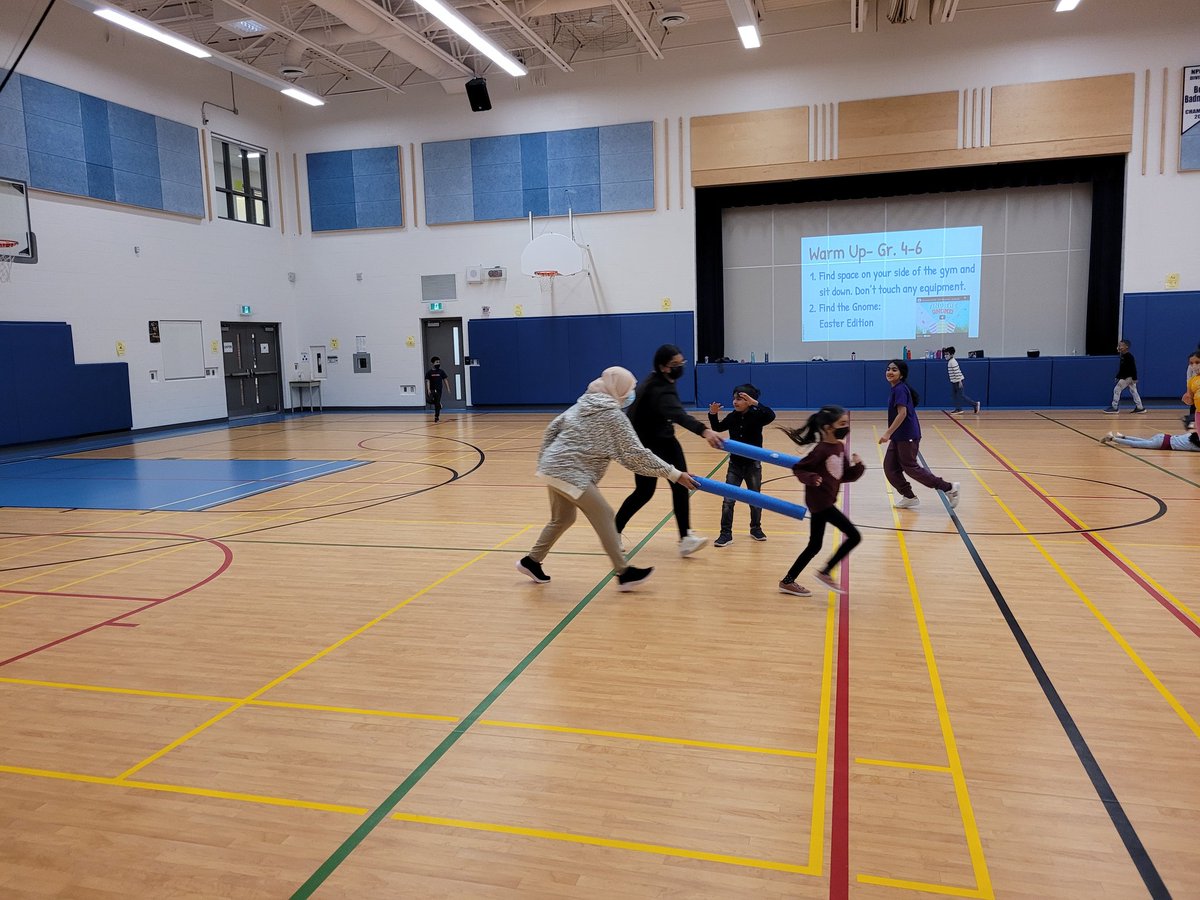 Jason_Stumpf's tweet image. Intramural program @TribuneDrive rocks! Athletic Council members take charge, bringing the classes to the gym, leading with instructions and not just standing around but also playing with the students too! So proud of these great leaders! @hpe4pdsb @opheacanada @CIRAOntario