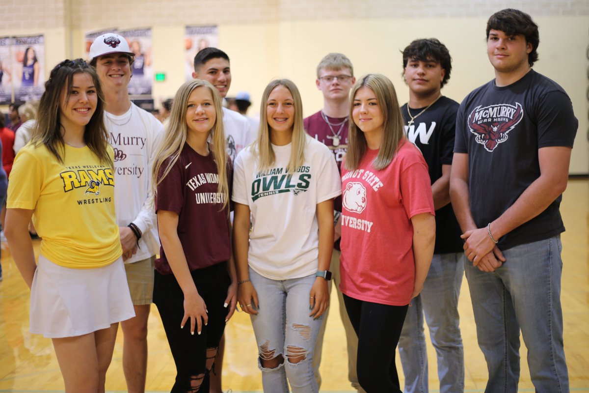 Five student athletes at Davenport High School made school history at the school's first signing day. They were among 27 athletes from across the district who signed National Letters of Intent to play the sport of their choice at the next level.  comalisd.org/apps/news/arti….